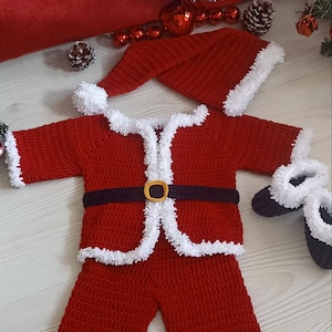 Santa costume consisting of jacket, trousers, boots and hat was a Christmas gift, newborn photo souvenir