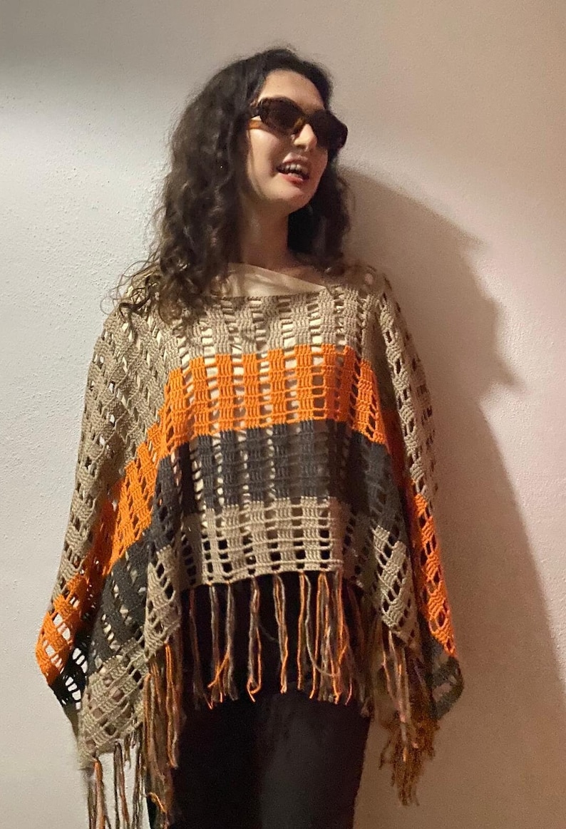 Crochet poncho, fringed poncho triangle poncho, shrug, colorful shawl crochet braids zdjęcie 2