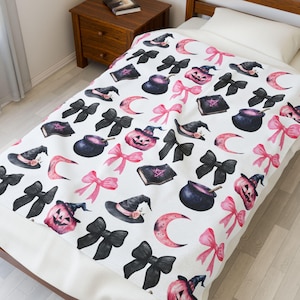 Pink Halloween Velveteen Plush Blanket, Cozy Halloween Throw Blanket, Pink Halloween Home Decor, Halloween Gift, Pink Pumpkin Bag Gift