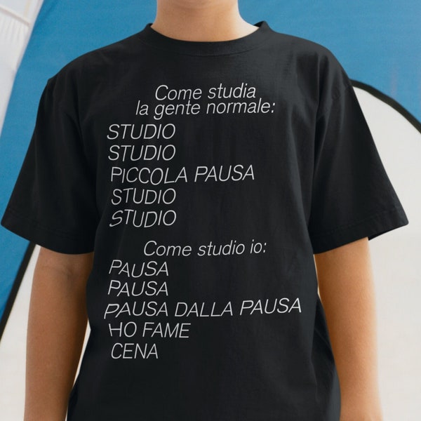 COME STUDIA la gente normale e come studio IO - Super Cool Funny Gift T-shirt Divertente Slogan Tee