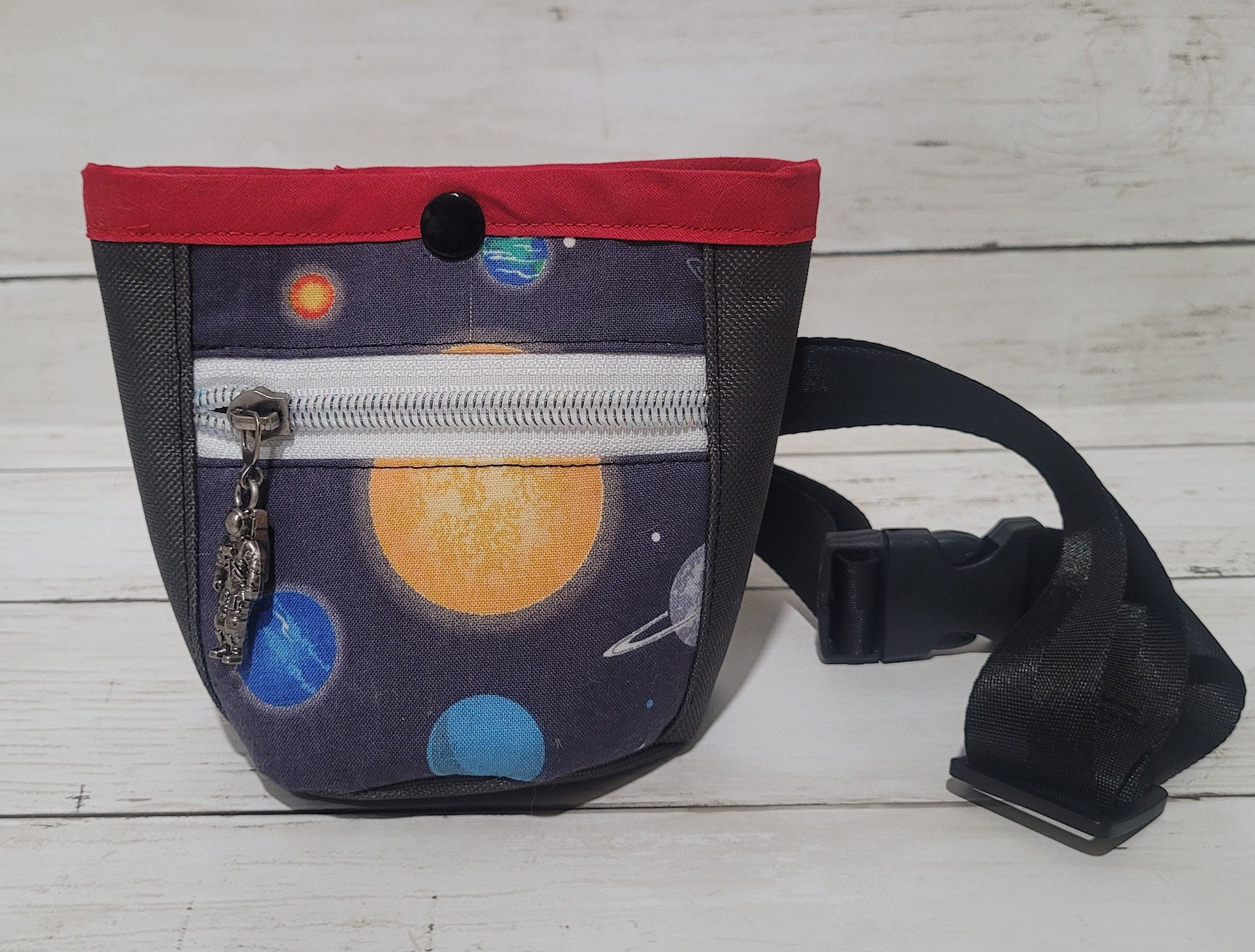 Magnetic waist pouch hot sale