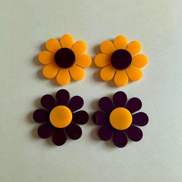 FLOWER MAGNET SETS - Acrylic 60s Vintage Inspired ‘Rickie Daisy’ Flower Magnets - Retro style - Over 30 colours!