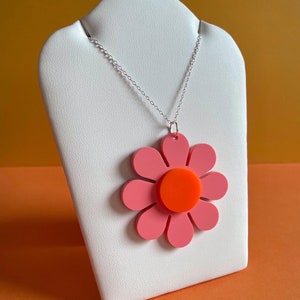 RETRO FLOWER NECKLACE - 60s Vintage inspired ‘Rickie' Acrylic Flower Necklace