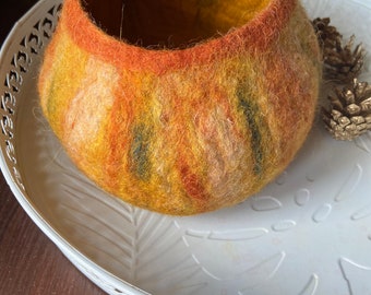 Felted bowl/felt vessel/fall decoration