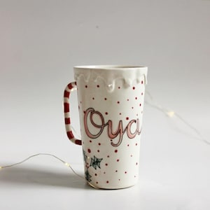 Personalisierte handgemachte Weihnachtsnamen-Tasse