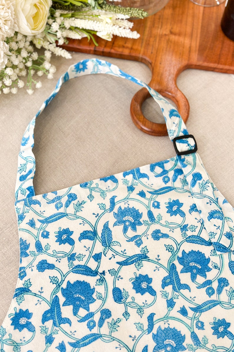 Blue Flower Apron for Her, Block Printed Apron, Mother's Day Gift, Birthday Gift, Christmas Gift image 4