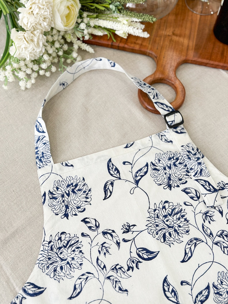 Blue White Floral Apron for Her, Block Printed Apron, Mother's Day Gift, Birthday Gift, Christmas Gift image 4