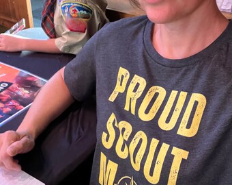 Camiseta de mamá orgullosa de los scouts