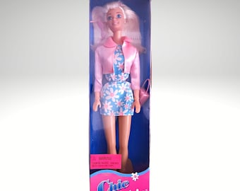 Vintage Chic Barbie 1996 Mattel Blonde Doll #17297 Pink Blue