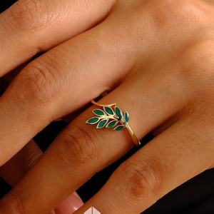 14K Gold Leaf Ring, Green Leaf Branch Ring, Stacking Gold Band, Vine Ring, Laurel Ring, Marquise Botanical Ring, Floral Band Ring