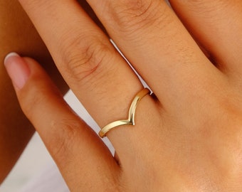 14K Gold V Ring, Chevron Ring, Curved Plain Wedding Band for Women, Handmade Jewelry, Minimal Engagement Ring, Engagement Ring, Gift for Her