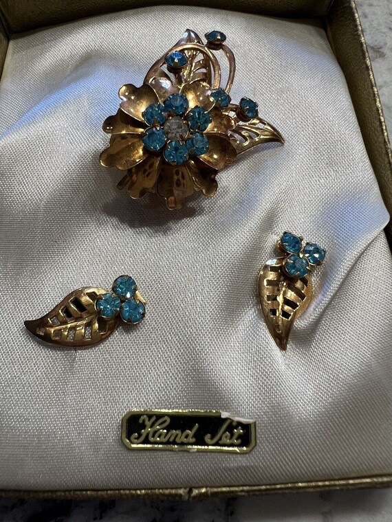 1950s Gold Rhinestone And Aqua Blue Screw Back Ea… - image 6