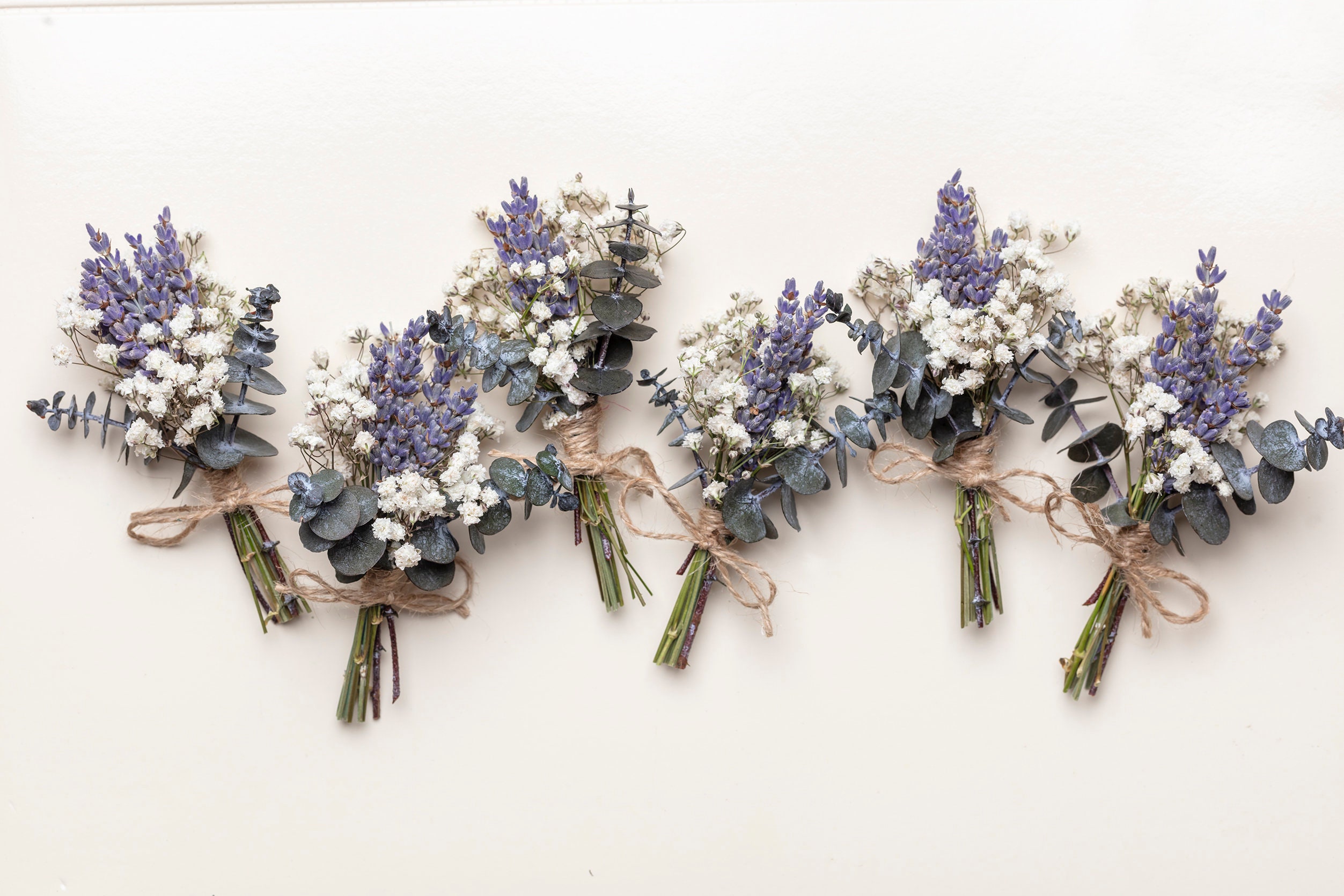 Bouquet of dry lavender flowers and sachets filled with dried lavender  Stock Photo by ©ChamilleWhite 140011974