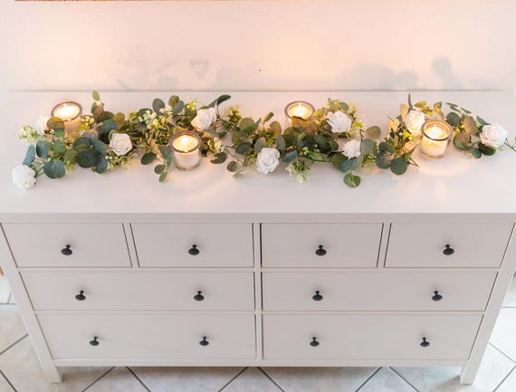 OSQI 2 ghirlande di eucalipto verde, ghirlanda artificiale, 1,8 m, da appendere, foglie verdi, decorazione con fiori bianchi, dollaro d'argento di eucalipto, per sfondo matrimonio, ghirlanda di fiori