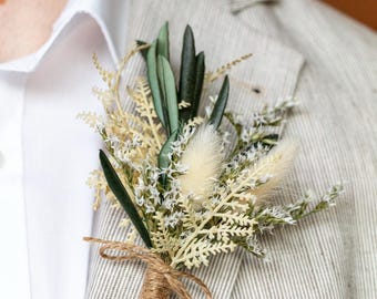 Wedding boutonnieres, Groom’s boutonniere, Wedding buttonhole, Wedding accessories, Floral boutonnieres,