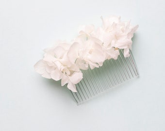 Wedding hair comb white stabilized hydrangea comb, hairdressing accessory, flower comb, wedding hair pins, hair clips, Gypsophila hair pin,