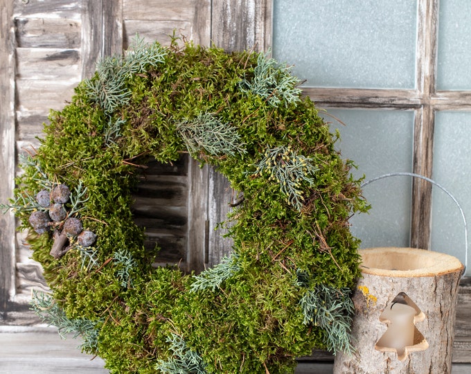 Real Green Moss Wreath With Red Accent Green Moss Door Etsy