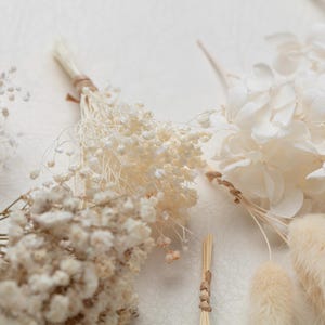 Flores de marfil secas naturales, pequeñas mezclas para manualidades, para jardineras, bodas azules, decoración floral, lagurus, proyectos creativos. imagen 11