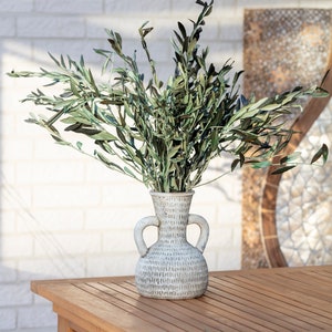 Konserwowane gałązki oliwne, naturalne zielone łodygi, wystrój domu na wesele