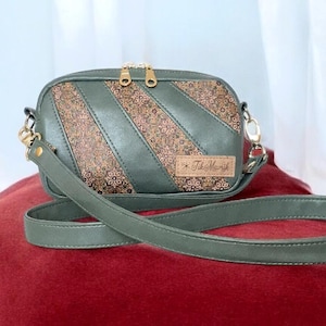Tiny Cata Crossbody