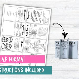 K&ouml;nnte beinhalten: Ein wei&szlig;es Papier mit schwarzem Text und Illustrationen, mit den Worten "S.O.A.P FORMAT" und "INSTRUCTIONS INCLUDED." Das Papier ist gefaltet, um ein B&uuml;chlein mit den Worten "Faith in Action" zu zeigen.