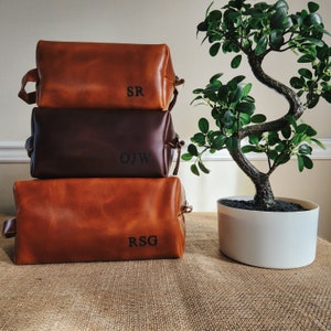 Fête des pères, personnalisée, trousse de toilette en cuir, cadeau d'anniversaire pour homme, petit ami, cadeau père, trousse de voyage Dopp, anniversaire, cadeau mari