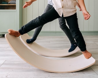 Montessori Holz Balance Board für Kinder-Gebogenes Wobble Balance Board Spielzeug-Babyspielzeug Balance Board für Kleinkinder-Montessori Balance Board