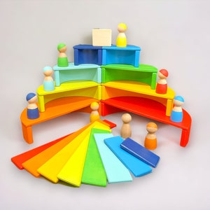 Waldorf Regenbogen Stacker Spielzeug aus Holz im Grimms-Stil