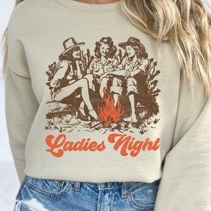 Cowgirl rétro « Ladies Night » feu de camp PNG Téléchargement numérique instantané pour sublimation, graphique de t-shirt western vintage SVG, fichier de sublimation Cowboy