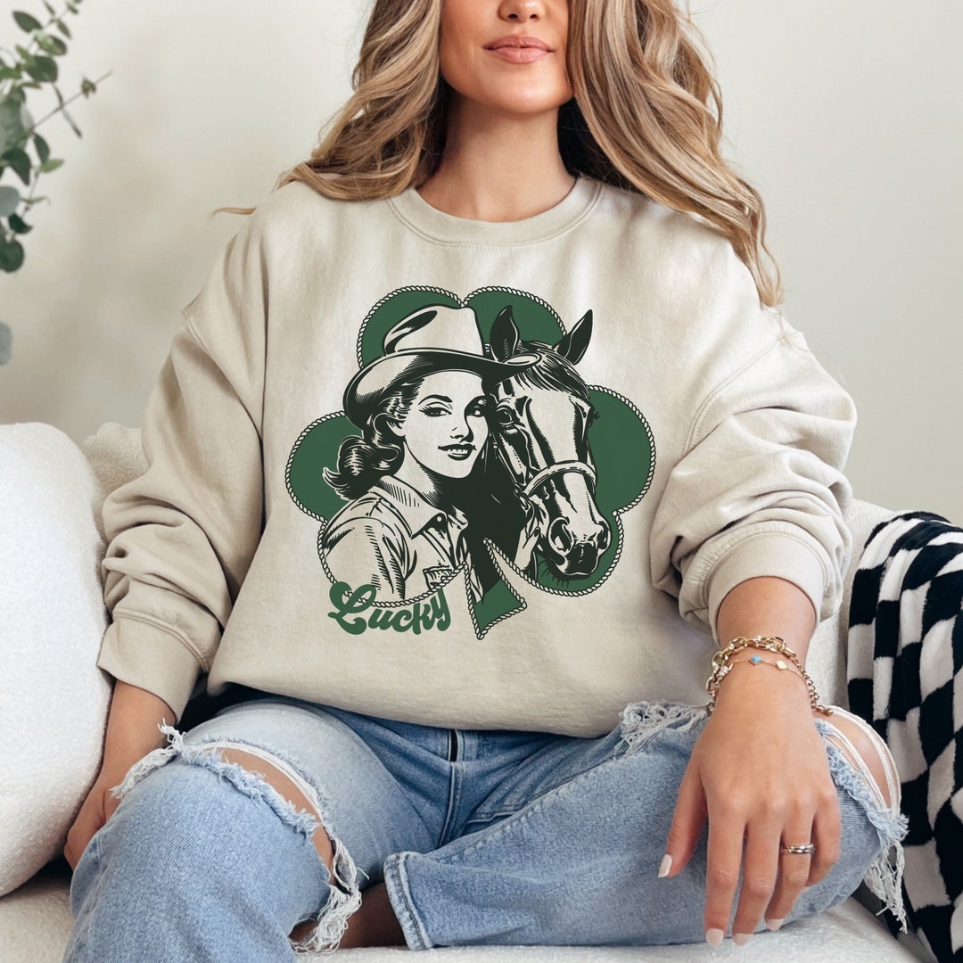 LUCKY COWGIRL EMBROIDERED CREWNECK