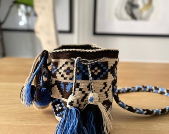Tri-color 100% Handmade Wayuu Mochila Bag - Etsy display picture 2