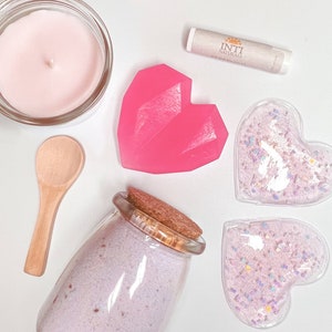 Valentinstag Geschenk für Sie | Spa Geschenkset für Sie | Pflegepaket für Frauen | Spa Geschenkkorb | Spa Geschenkbox Self Care | Handgemachte Seife