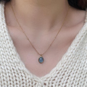 Collier en or avec pierre naturelle aigue-marine de mer, collier pendentif pierre bleue, collier minimaliste pierre bleue image 7
