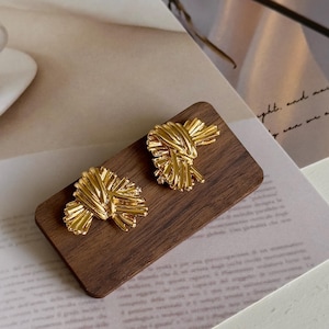 Vintage Style Gold Knot Stud Earrings, Statement Chunky Textured Twist Earrings, Bold Retro Style Geometric Earrings, Cute Knot Earrings
