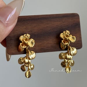 Gold Leaf Earrings, Floral Dangle Earring, Bridesmaids Earrings, Nature Earrings, Wedding Floral Earrings, Gold Flower Earring, French Style