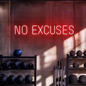 Znak neonowy „Brak wymówek”, znak neonowy GYM, znak neonowy motywacyjny, znak neonowy do ćwiczeń, znak studia fitness, dekoracja sali treningowej, dekoracja ścienna GYM