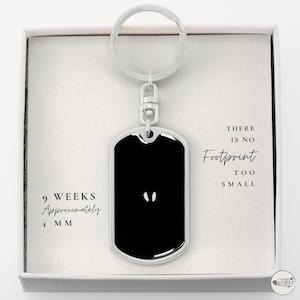 9 Wochen Fehlgeburt Keychain | 9-Wochen-Fötus-Fußabdruck-Andenken | Schwangerschaft Verlust Geschenk für Papa | Fehlgeburt Schlüsselanhänger Papa des Babys im Himmel