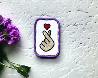 KPOP Iron-on / Sew-on Patch - Finger Heart