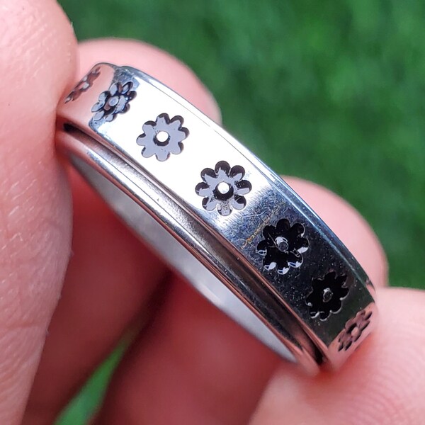 Flower Pattern Spin Ring, Meditation Ring, Stainless Steel ring, Calming Ring, Spinning Ring, Rings For Anxiety, Silver Spinner Ring, Rings