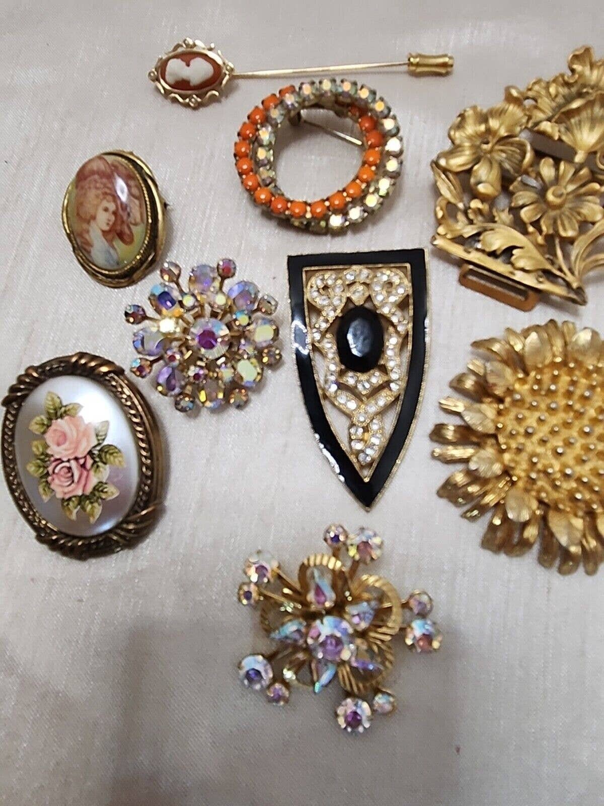 Mona1421 Vintage Estate Costume Jewelry Brooch/Pin Lot