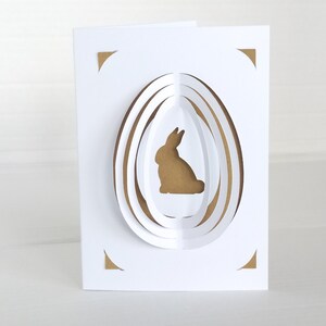 Tarjeta plegable 3D en formato vertical con tarjeta de inserción | llano | Huevo de Pascua y conejito | Tarjeta y sobre en blanco, color de la tarjeta de inserción: natural