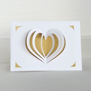 Tarjeta plegable 3D en formato apaisado con tarjeta de inserción y sobre | llano | corazon | Tarjeta y sobre en blanco, color de la tarjeta de inserción: natural
