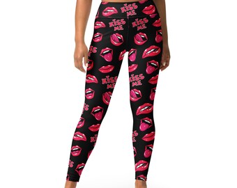 Leggings da yoga con stampa personalizzata Kiss Me di Valentine, morbido tessuto elasticizzato in 4 direzioni con comoda cintura alta