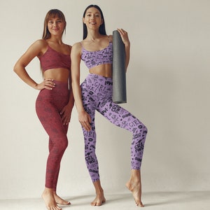 Soutien-gorge de sport violet Girl Power Shadow imprimé léopard motivant avec dos nageur avec design original unique en son genre, encolure dégagée qui évacue l'humidité image 7