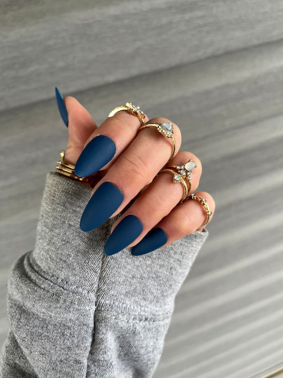 blue nails almond