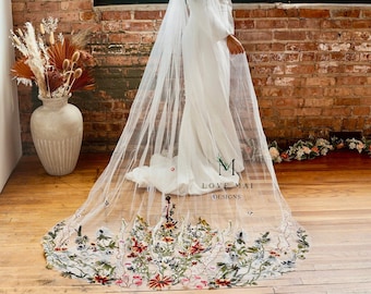Ayana- Floral Wedding Veil / Wildflower veil , floral lace, veil with flower lace applique / Green Veil/ Love Mai Designs