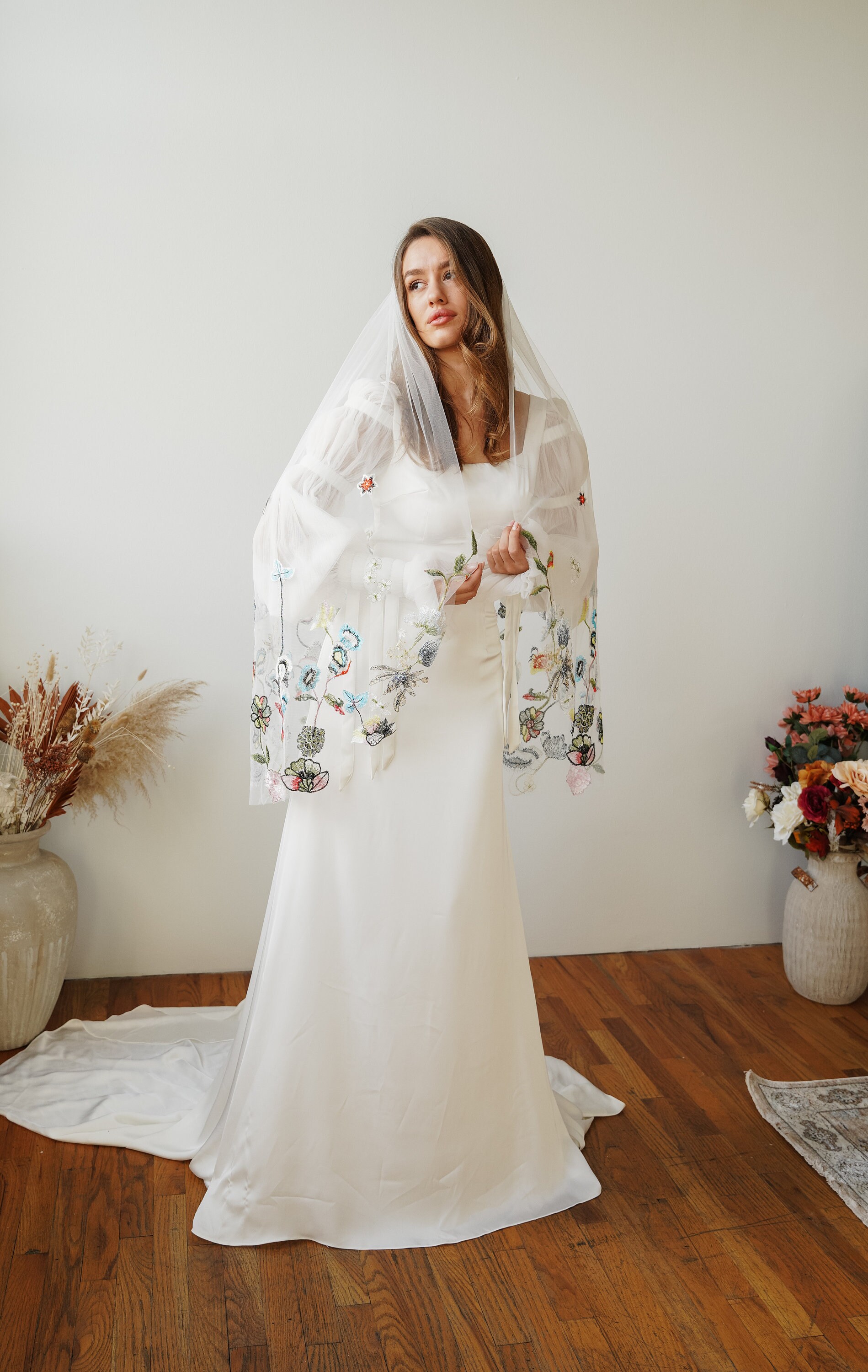 花の刺繍ブライダルベール：カラフルな野花のウェディング、ボヘミアン