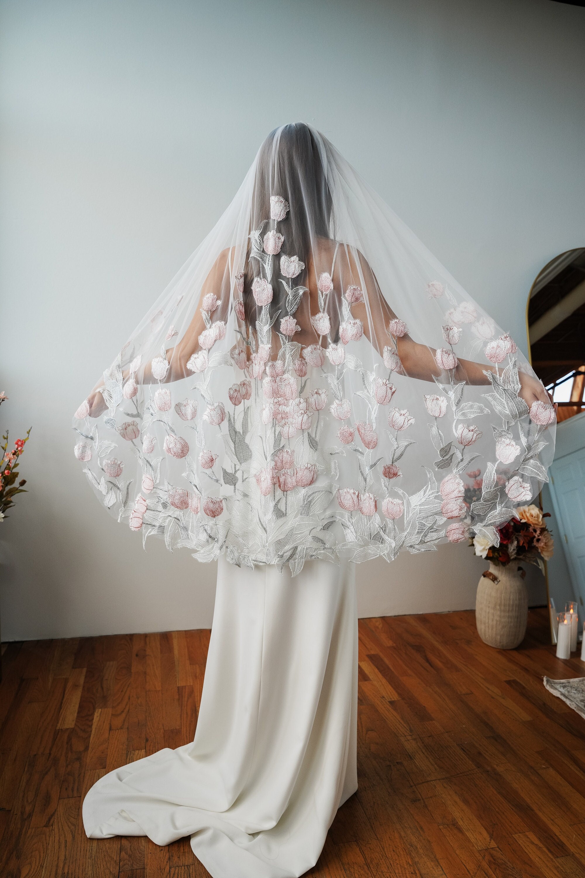 Elegant White Bridal Veil with Leaf & Tulip Appliqué Tulip Wedding Veil - Etsy main image 2
