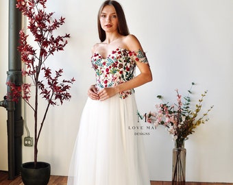 Maeve – Juwelenfarbene Blumenkleider, bestickte Blumenkleider, Blumenhochzeitskleider, einzigartiges Hochzeitskleid Love Mai Designs