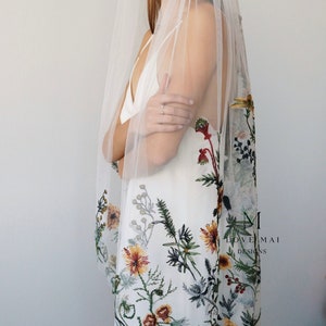 Wild - Wildflower Wedding Veil / Bridal veil with lace, floral lace, Veil with flower lace applique /Royal veil Love Mai Designs